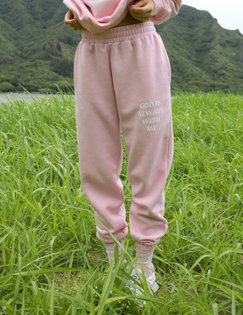God-Is-Always-With-Me-Pink-Unisex-Sweatpant_01_2a3d146e-10a1-4d8e-bb5a-91ef2f22107a.jpg