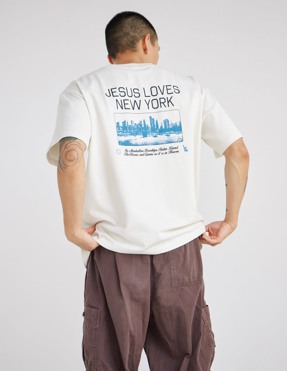 Jesus-Loves-New-York-Heavyweight-Tee_04_4ac59437-0918-4dfe-9efb-3e225eb580fe.jpg