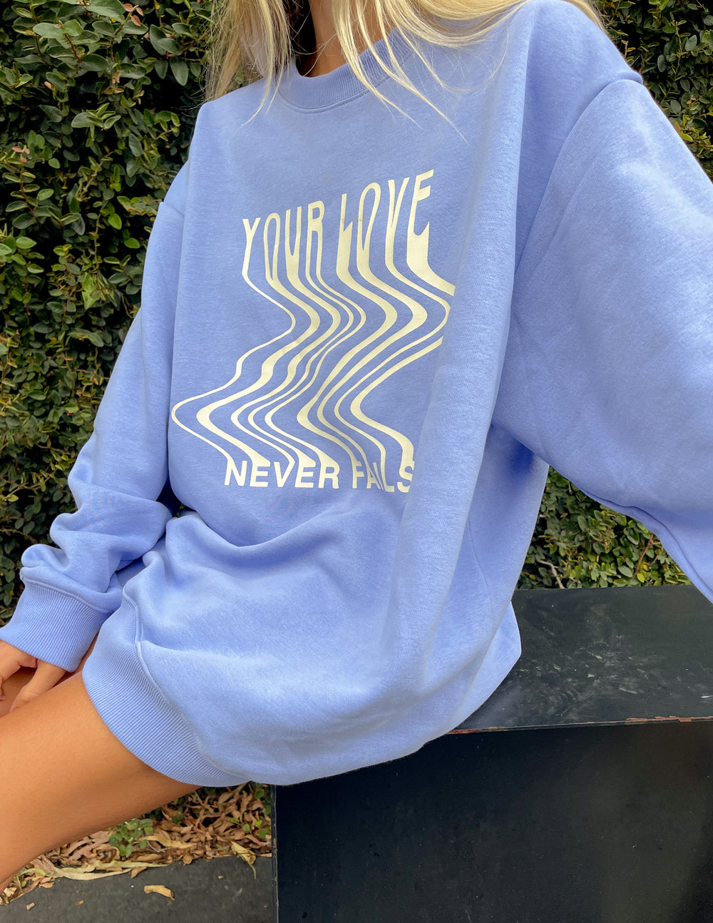 Love-Never-Fails-Blue-Unisex-Crewneck_02_8a349201-078e-4d0d-94c5-dd95931d4a59.jpg