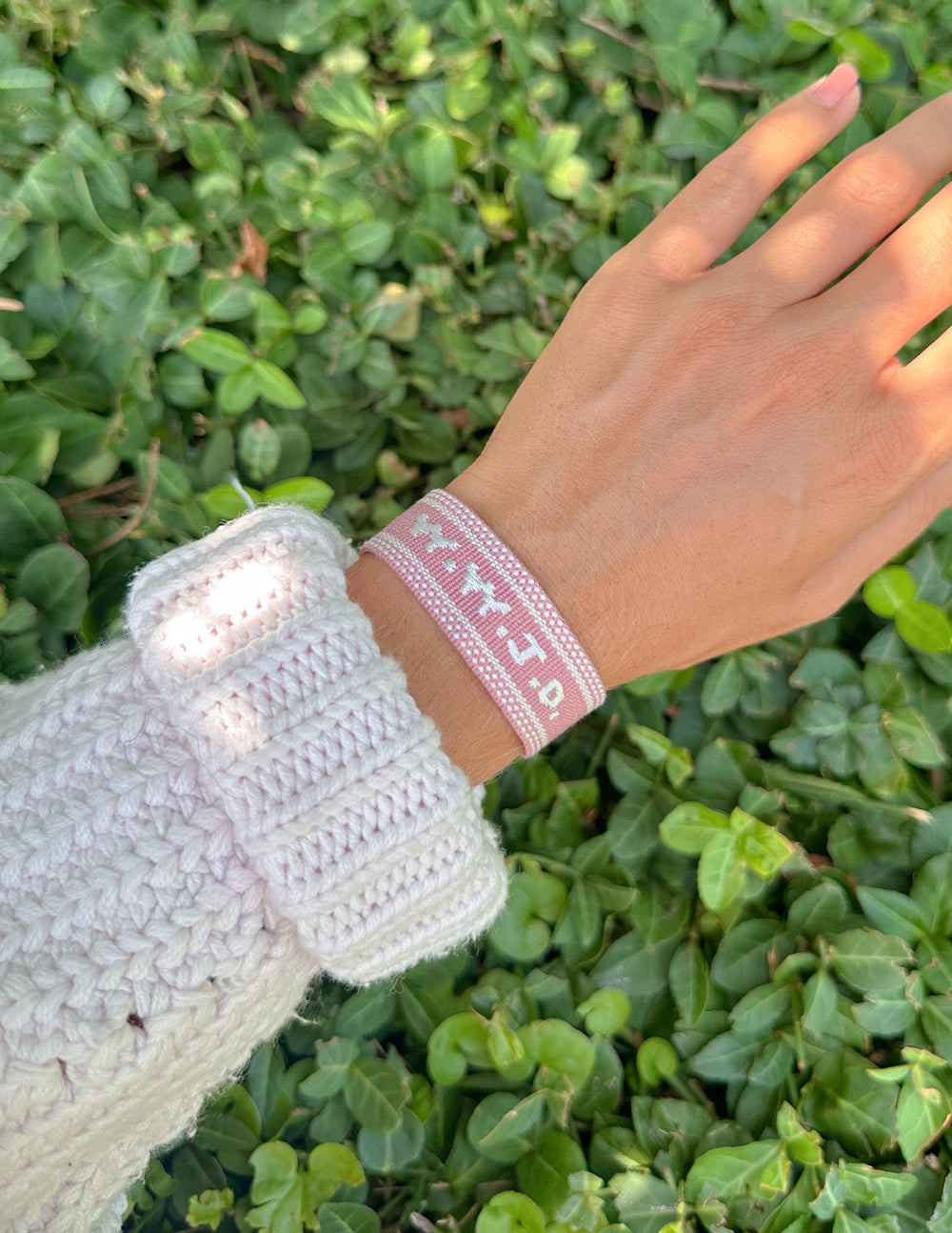 Pink-WWJD-Embroidered-Bracelet_03.jpg