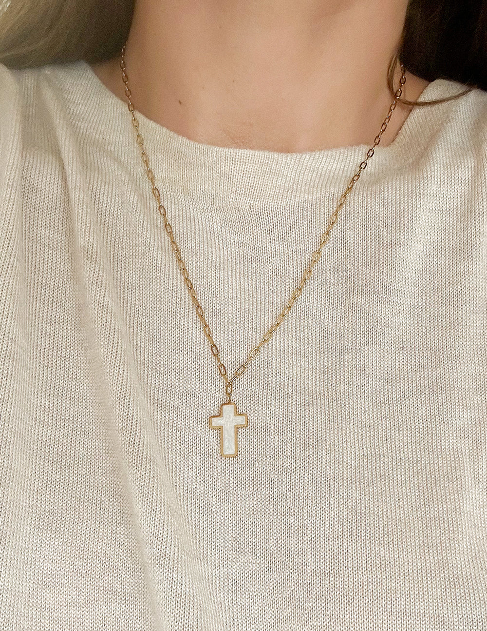White-Enamel-Cross-Necklace_06.jpg